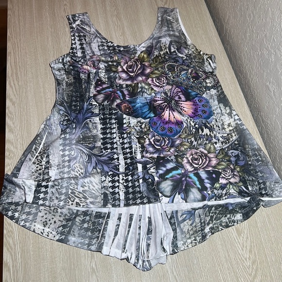 Big Bang | Rose Butterfly Graphic Jeweled Sleeveless Top - Picture 3 of 10